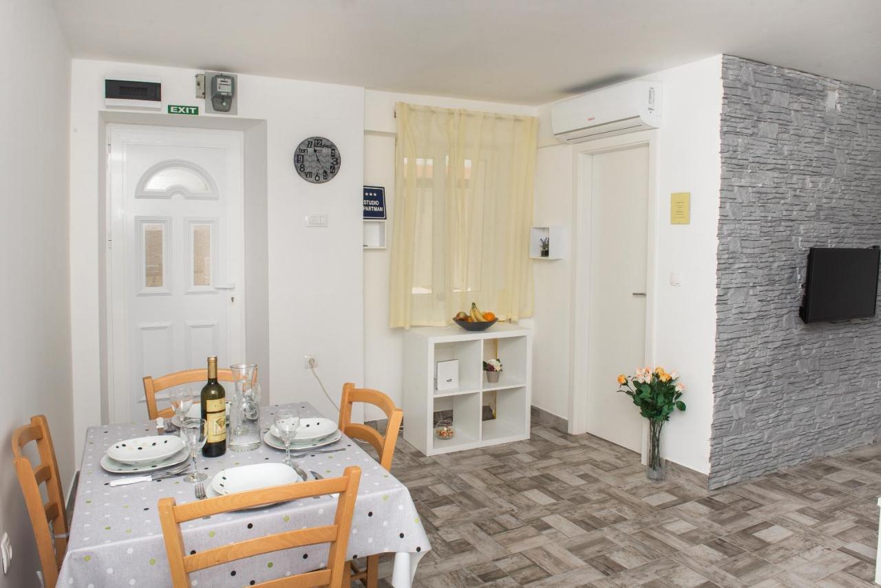 שיבניק Studio Apartment Bilic מראה חיצוני תמונה
