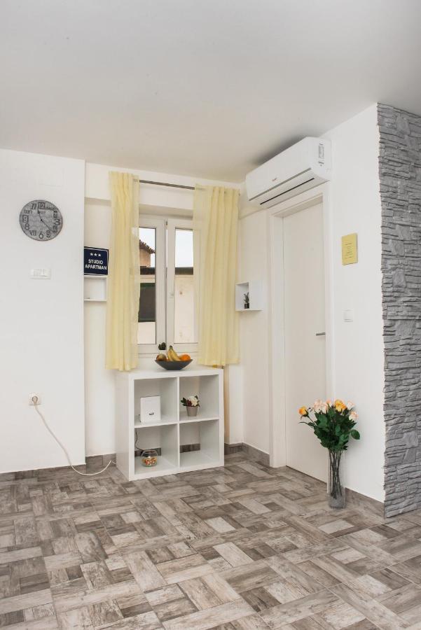 שיבניק Studio Apartment Bilic מראה חיצוני תמונה