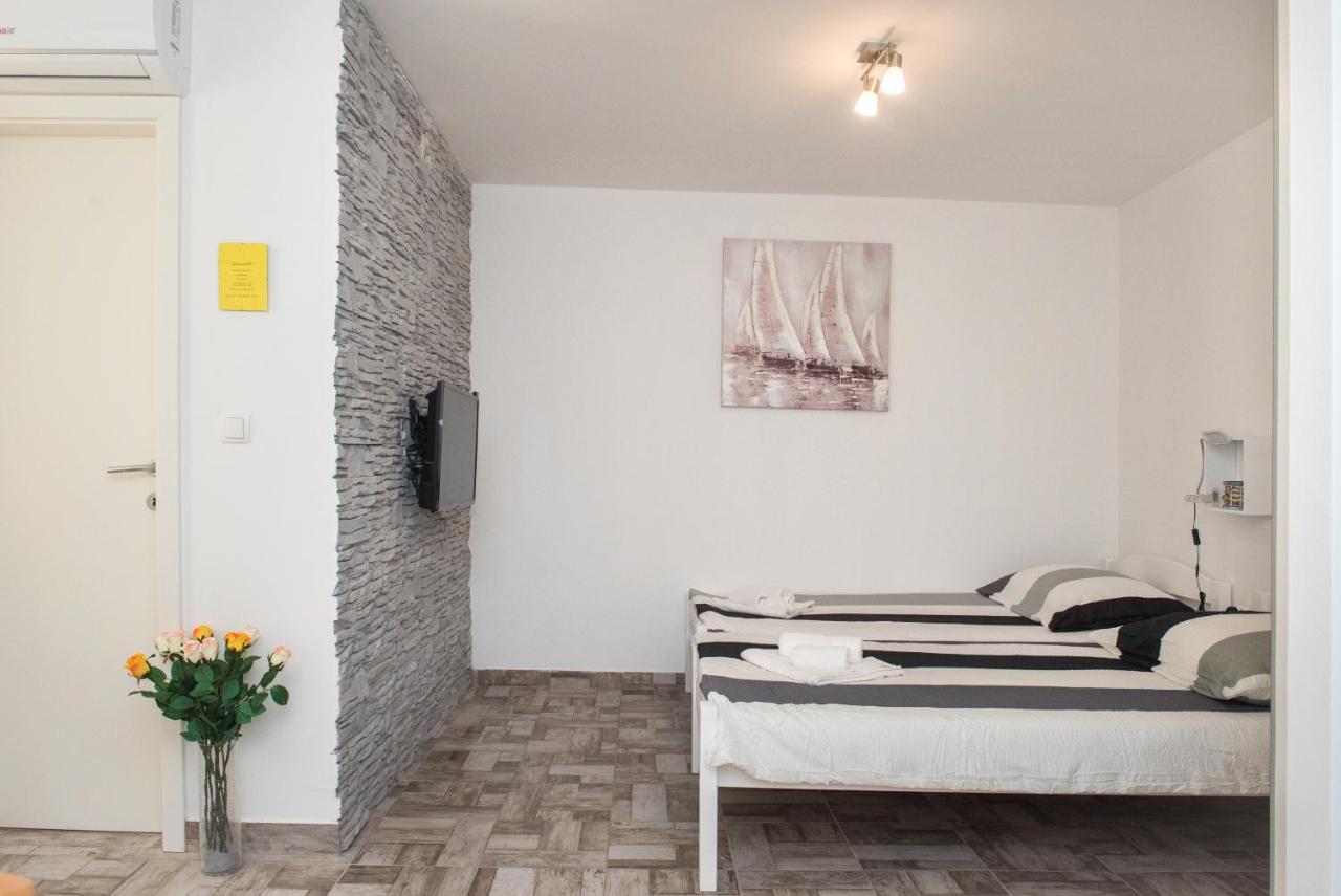 שיבניק Studio Apartment Bilic מראה חיצוני תמונה